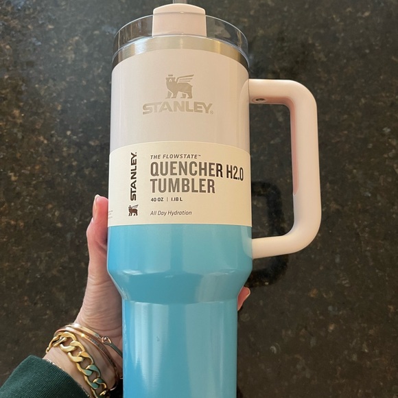 Stanley Quencher H2.O 40oz Tumbler - Picture 6 of 8